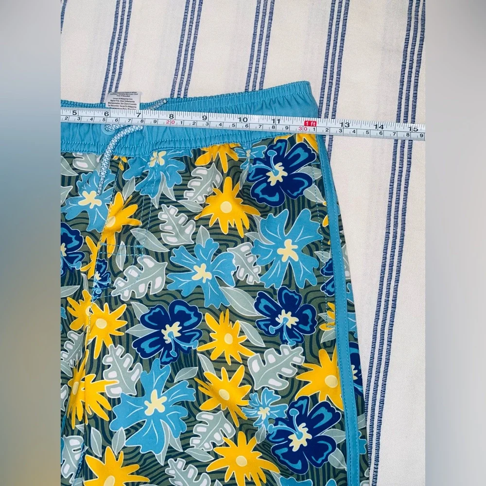 Wonder Nation Boys Tropical Swim Shorts size Medium (8) With Pockets